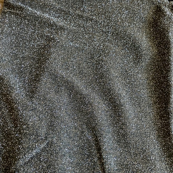 Express One Eleven Silver Sparkle V-Neck Elastic Hem Tank Size Small NWT - Picture 6 of 7